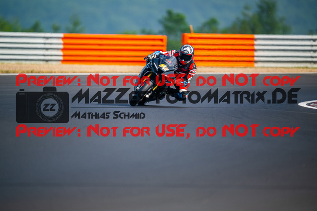 MaZZes_FotoMatrix_220626_6404 | PROSUPERSTOCK