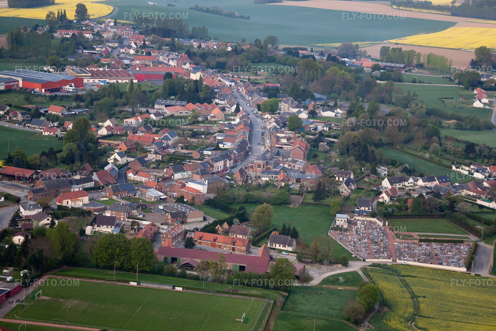 Aerial view: View of the town in Seboncourt in the state Aisne, France.Photo: IMG_40010.jpg taken on 04/17/2011 by Werner Riehm/FLY-FOTO.comResolution of the original: 4752 x 3168 px