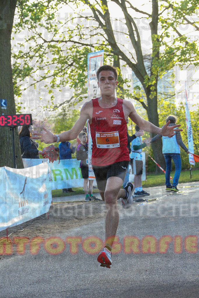 240403_1901_EX1_8516 | Sportfotografie im Rhein-Sieg Kreis, Köln, Bonn, NRW, Rheinland Pfalz, Hessen, etc. Unser Tätigkeitsfeld umfasst den Laufsport vom Volkslauf über den Marathon, Duathlon, Triathon bis zum Ultralauf wie Kölnpfad Ultra oder Schindertrail.