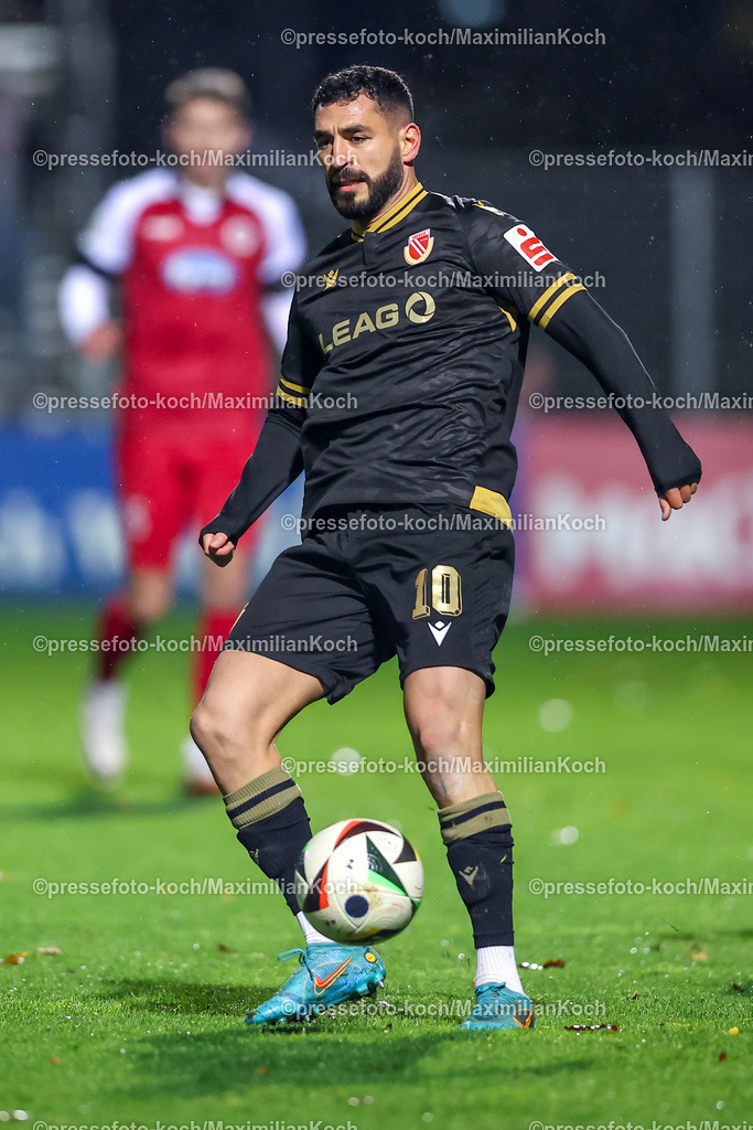 FCVK22112402064 | 22.11.2024, Fußball, FC Viktoria Köln – Energie Cottbus, 3.Liga, Sportpark Höhenberg, 15. Spieltag, Saison 2024 2025: Tolcay Cigerci (Cottbus #10)DFB regulations prohibit any use of photographs as image sequences and or quasi-video.