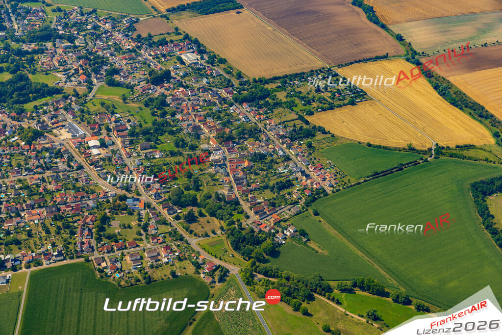 Luftbild der Stadt Obhausen - Die Luftaufnahme wurde 2025 vom UL-Flugzeug heraus erstellt ( keine Drohne ) - Hochauflösende Luftaufnahme - für professionelle Ausdrucke geeignet. Die Geschenkidee !Hier alle&nbsp;Infos zur Lizenzierung der LuftaufnahmeWir fliegen auch dieses Jahr wieder in Ihre Region um Luftbilder zu erstellen.- Luftbild anfragen
