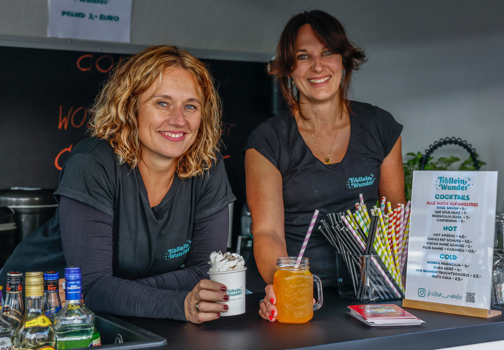 top-top.de 240913-025 | Foto, Video, Fotografie, Videografie, Fotobox, DJ, Discjockey, Musik, Musikbox, Veranstaltung, Photobooth, Amazon, Ebay, Buchtipp, Bestseller, Autor, Verlag, Buch, Wesel, Hamminkeln, NRW, Dinslaken, Rees, Drohne, Hochzeit, Party, Fotobox, Wesel, Fotograf