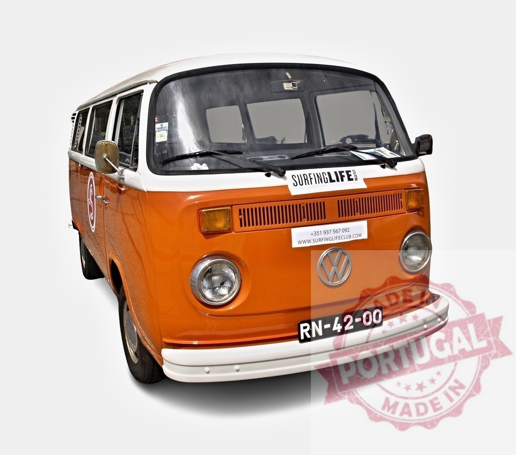 Orange and white Volkswagen Kombi van promoting surfing lifestyle | Classic Volkswagen Kombi van, orange and white, promoting surfing lifestyle, parked on a white background - Realisiert mit Pictrs.com