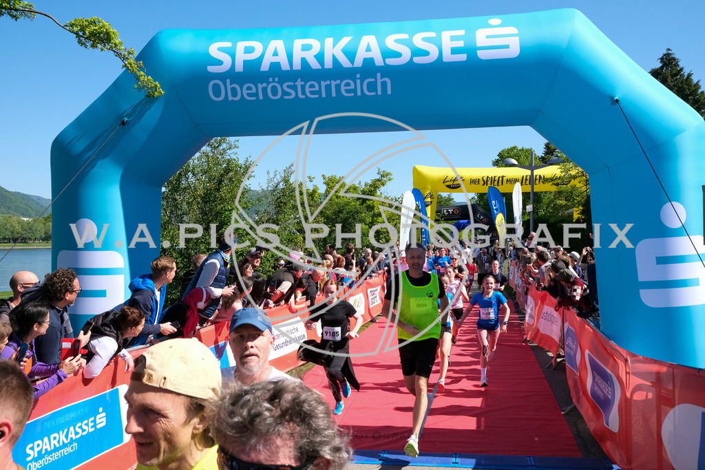 ..... | LINZ,AUSTRIA,27.April 24, Int. 3 Brückenlauf Linz  , Image shows: Photo: WAPICS / Michael ring