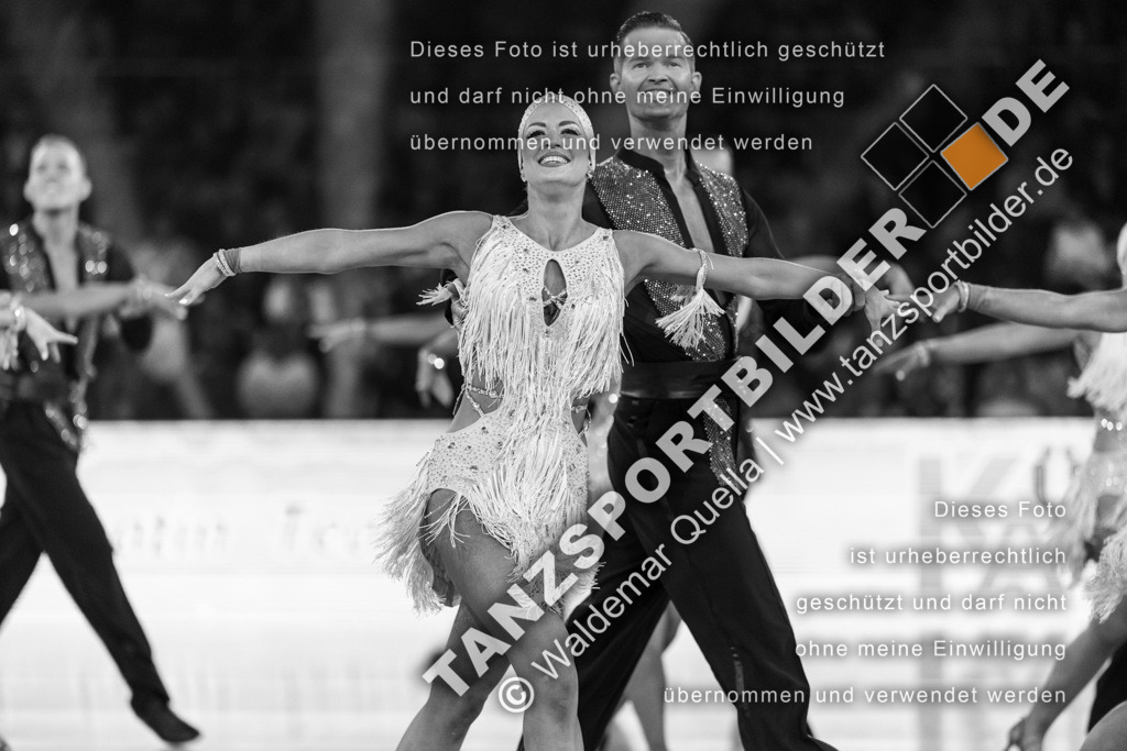 20231111-00343 | Hier finden Sie Tanz Bilder vom Latein und Standard Formationen tanzen. Sportbilder vom Tanzsport. Schöne Fotos und von Weltmeisterschaft, Europameisterschaft, Bundesliga, Regionalliga, Oberliga und Landesliga sowie von GOC Stuttgart, DanceComp, WM Bremen