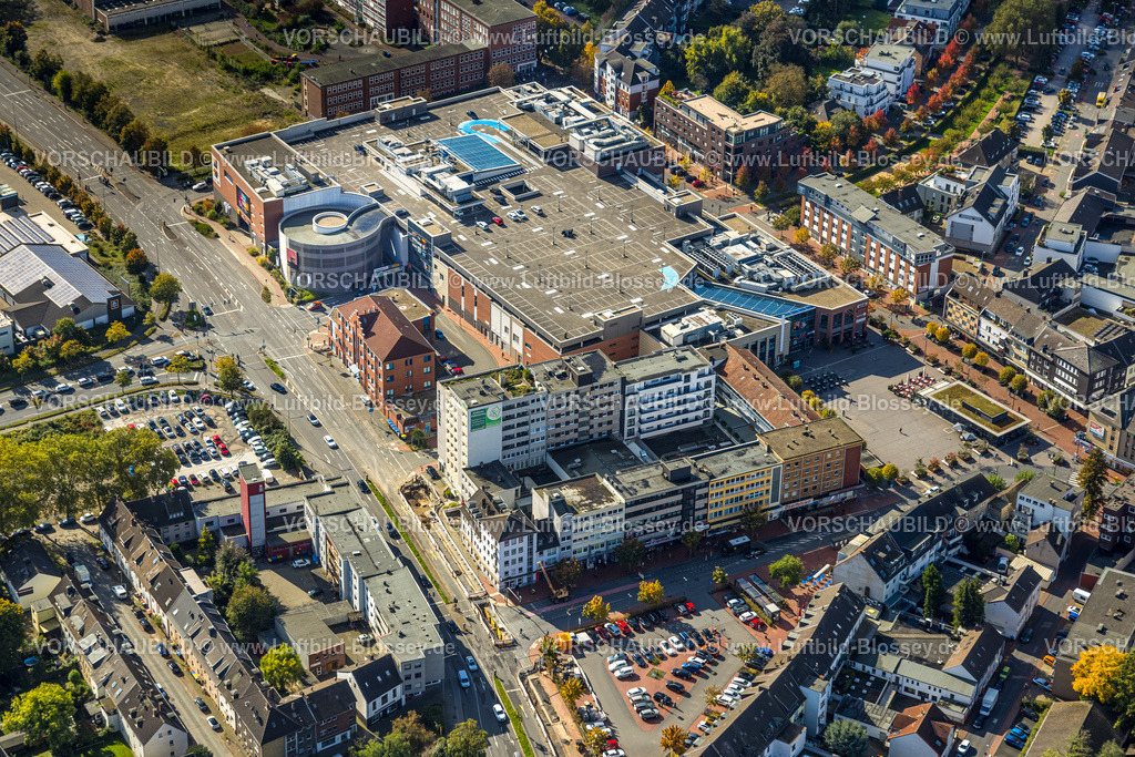 Dinslaken241008913 | Luftbild, , Neutor Galerie Einkaufszentrum mit Parkplatz auf dem Dach, Lichtburg Center und Neutorplatz, Dinslaken, Ruhrgebiet, Nordrhein-Westfalen, Deutschland