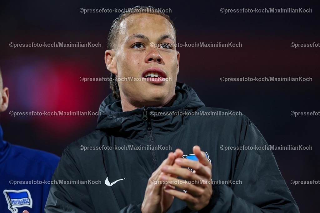 1FC05042502253 | 05.04.2025, Fußball, 1. FC Köln - Hertha BSC, 2.. Fußball Bundesliga, 28. Spieltag, RheinEnergie-STADION, Saison 2024 2025: Freude nach dem Sieg. Derry Scherhant (Hertha BSC #39) DFB regulations prohibit any use of photographs as image sequences and or quasi-video.