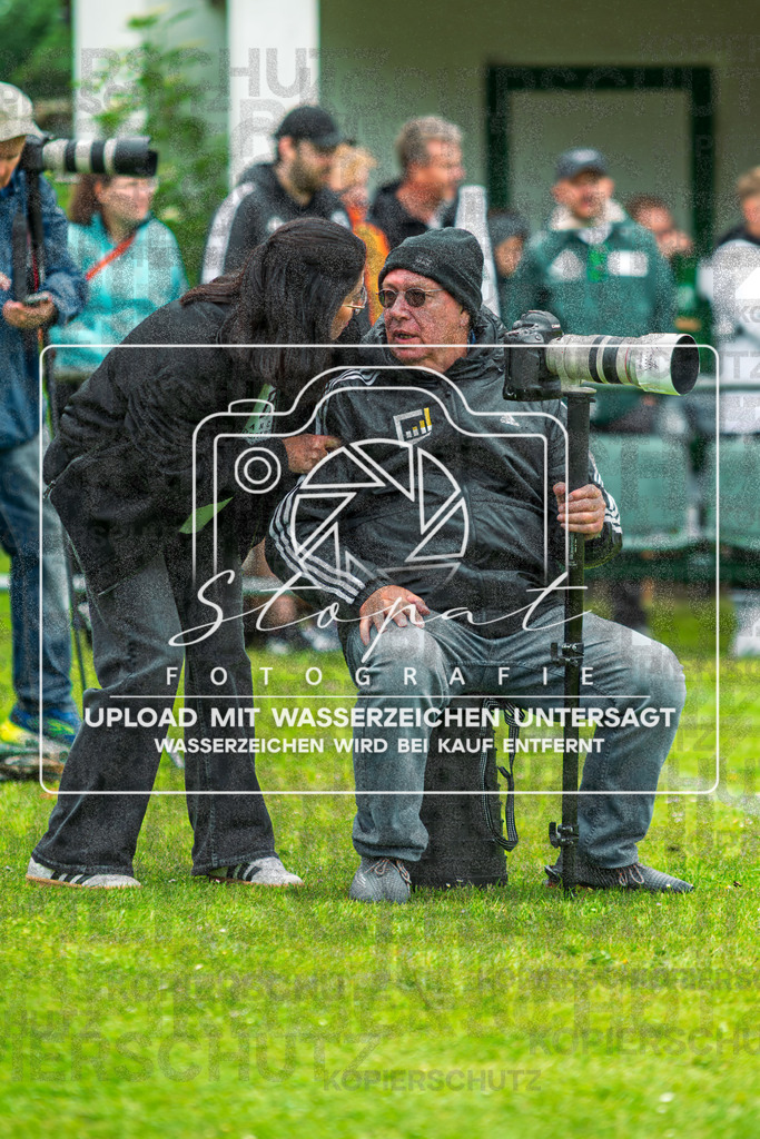 Final Kreispokal HK - Germania Walsrode vs. TSV Wietzendorf | Ekki Beuth, Zuschauer; Finale Kreispokal HK - Germania Walsrode vs. TSV Wietzendorf am 07.06.2026 in Sportplatz Alter Schulweg, Schülern - Realisiert mit Pictrs.com