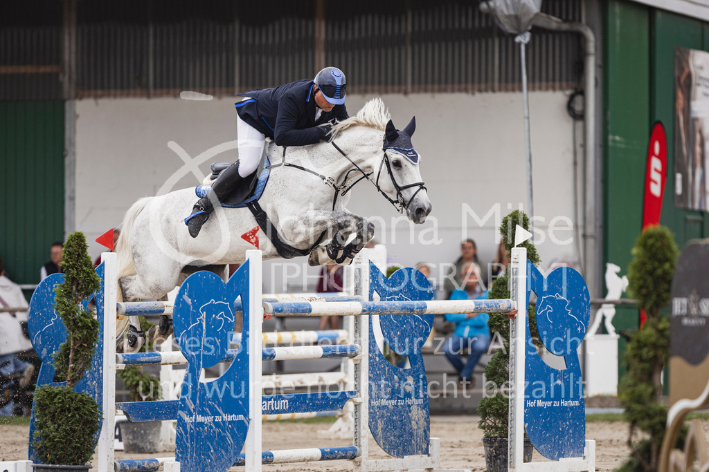 250627_PfSpTa_S1-Spr-535 | Deine schönsten Turniermomente als professionelle Fotos! Entdecke hochwertige Pferdesport-Fotografie im Online-Shop. Jetzt Fotos finden & bestellen!