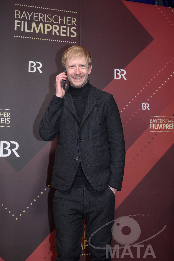 _DWI4950 | David Zimmerschied bei der Verleihung des 47. Bayerischen Filmpreises 2026  im Prinzregententheater. München, Deutschland. Der Bayerische Filmpreis wird seit 1979 von der Bayerischen Staatsregierung verliehen, um die Bedeutung des Kinofilms als Kulturgut herauszustellen - Realisiert mit Pictrs.com