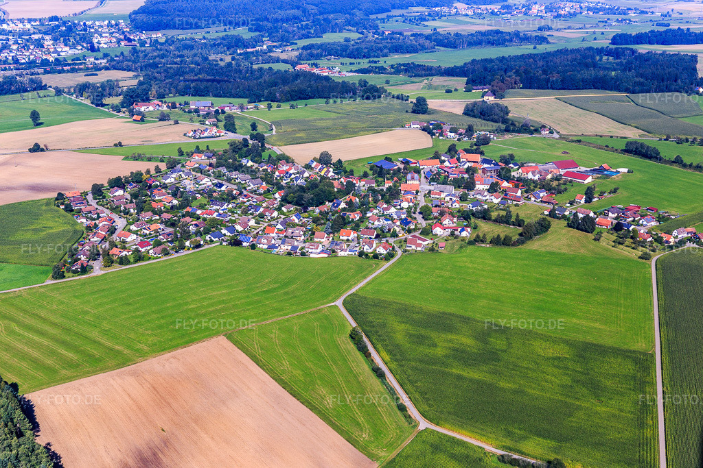 Luftbild: Ortsansicht von Südosten im Ortsteil Tannhausen in Aulendorf im Bundesland Baden-Württemberg in Deutschland. Foto: IMG_129157.jpg vom 04.09.2021 durch Werner Riehm/FLY-FOTO.de