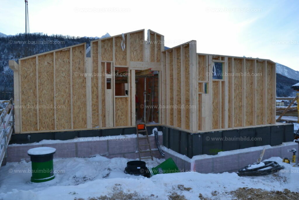bib-lg09-holzbau-0067 | Nach LV-Leistungsgruppen sortierte Detailfotos über den Bau eines Hauses. Alle Hausbau-Bilder direkt vom Urheber und Autor der Website Haus-Selber-Bauen.com