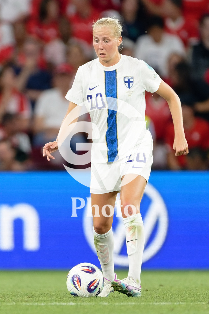 Finland v Switzerland: UEFA Women's EURO 2025 Group A | GENEVA, SWITZERLAND - JULY 10: Eveliina Summanen of Finland controls the ball  during the UEFA Women's EURO 2025 Group A match between Finland and Switzerland at Stade de Geneve on July 10, 2025 in Geneva, Switzerland. (Photo by Giuseppe Velletri/Sports Press Photo/Getty Images)