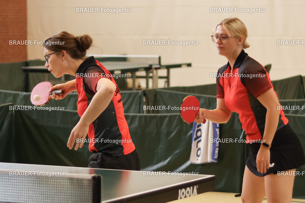 097_KFC_20230815_0001.JPG -  - KFC Uerdingen vs SF Baumberg - Oberliga Niederrhein | Krefeld, Deutschland, 03.09.23:   

Anrather TK RW Damen (li)Spix (re)Hartkopf

waehrend des Spiels der der NRW Liga zwischen Anrather TK RW Damen  vs 1. TTC SG Dülken in der Kicker-Halle Willich-Anrath   am 03. September  2023 in Willich Anrath. 

(Foto von Michael Adler / Brauer-Fotoagentur)

