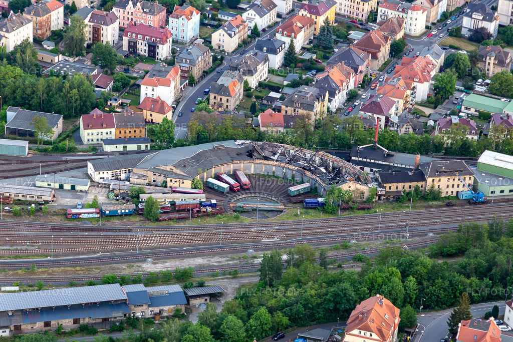 Luftbild: halb zerfallener Gleisschuppen an der Eisenbahnstr in Zittau im Bundesland Sachsen in Deutschland. Foto: IMG_141620.jpg vom 23.05.2024 durch Werner Riehm/FLY-FOTO.de