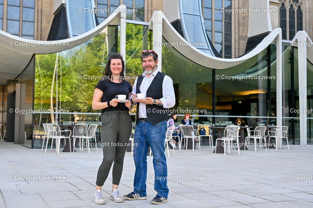 Domcafe_ Kurt Traxl_ 30.04.2024-1 | 30.04.2024, Linz, AUT, Domplatz, im Bild Kurt und Gabi Traxl - Domcafe beim Mariendom Linz