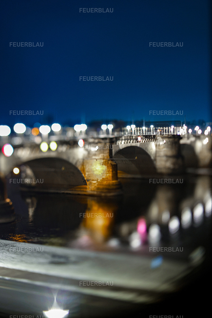 Dresden Augustusbrücke | Dresden Frauenkirche im Miniatureffekt - Realisiert mit Pictrs.com