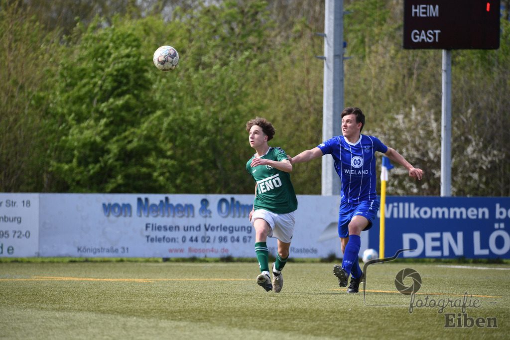 FC Rastede-VFL Oldenburg | B-Jugend Bezirksliga; FC Rastede (blau)-VFL Oldenburg (grün) am 06.04.2024; in Rastede (Sportanlage Köttersweg), Photo: Philip Eiben 2024 - Realisiert mit Pictrs.com