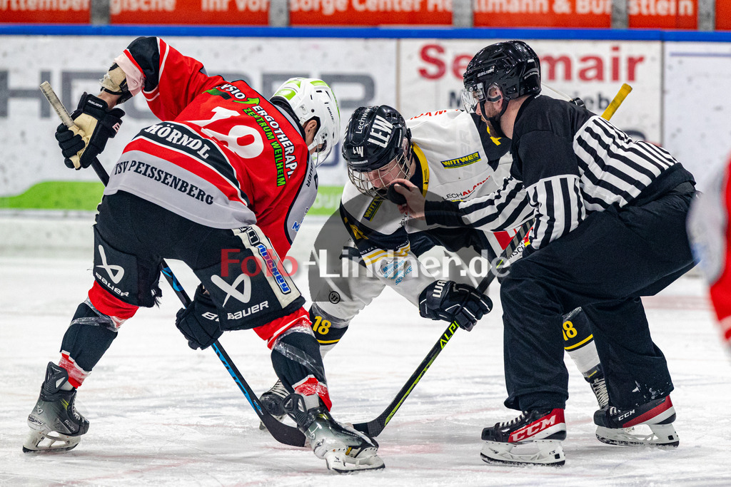 TSV Peißenberg Miners vs EA Schongau Mammuts | Eishockey Bayernliga 2023/2024, TSV Peißenberg Miners vs EA Schongau Mammuts, 20231215,
Bully Valentin HÖRNDL (Miners 18) und Simon MAUCHER (Mammuts 18),
2023-12-15 in Peißenberg (Eisstadion)
18 Simon MAUCHER (Mammuts 18), 18 Valentin HÖRNDL (Miners 18)
Copyright: WolfgangxLindner foto-lindner.de