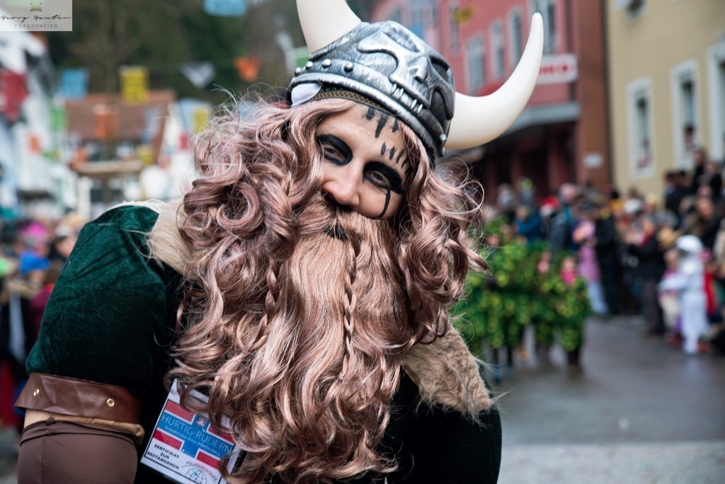 Fasnacht _24-121-RA | Fotoblog Schwarzwald, Foto Blog Wiesental, Pfaffenberg, Winterzauber, Zeller Bergland, Zell im Wiesental, Fotoblog Wiesental, Landschaftsfotos, Bilder Wiesental, Natur, Naturbilder, Fastnacht, Zeller Fastnacht, Zeller Fasnacht, Zeller Bergland, Belchen, - Realisiert mit Pictrs.com