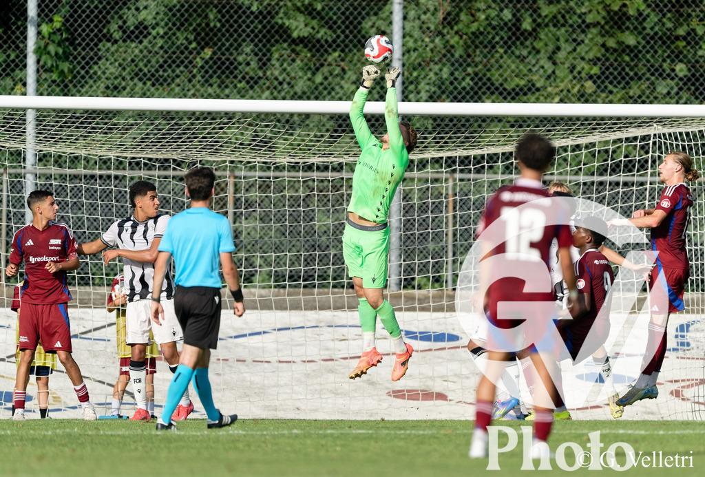 Finale M-19 - Servette FC v FC Basel | during the Finale M-19 game between Servette FC and FC Basel at Stade de Frontenex in Geneve, Switzerland