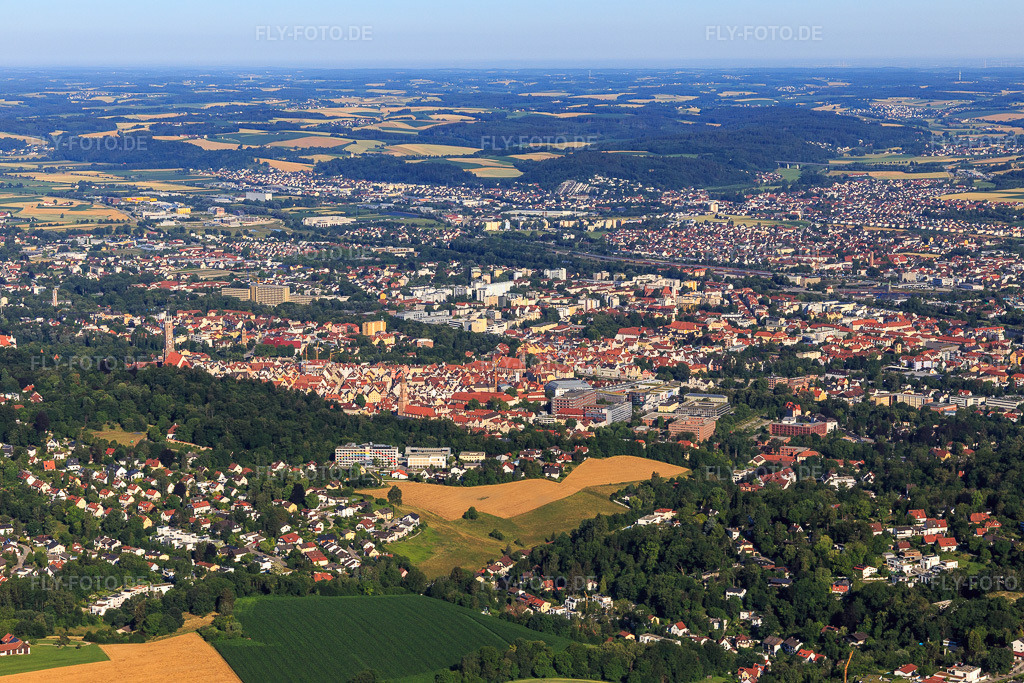Luftbild: Stadtansicht aus Südosten in Landshut im Bundesland Bayern in Deutschland. Foto: IMG_133052.jpg vom 03.07.2022 durch Werner Riehm/FLY-FOTO.de