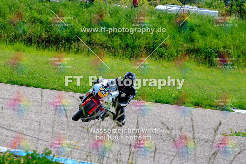 MotoTeam-0384 | Hier findet Ihr Bilder von Touristenfahrten auf der Nürburgring Nordschleife oder von anderen Veranstaltungen die ich besucht habe. Viel Spass beim Durch Schauen 