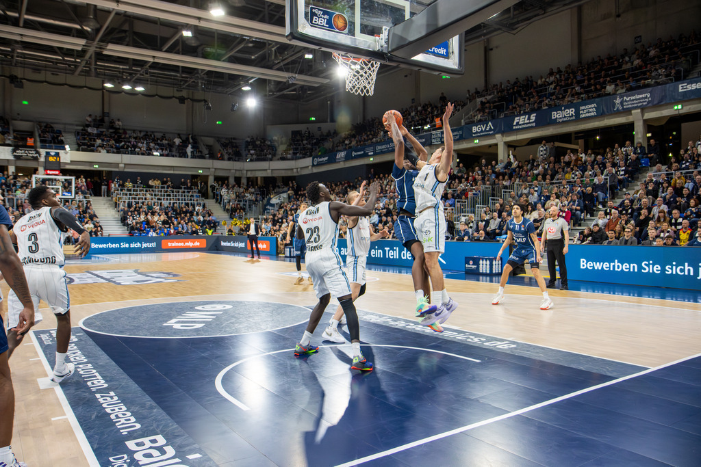 easy Credit BBL, Basketball Bundesliga, Saison 2024/25, 9. Spieltag: MLP Academics Heidelberg gegen Veolia Towers Hamburg | easy Credit BBL, Basketball Bundesliga, Saison 2024/25, 9. Spieltag: MLP Academics Heidelberg gegen Veolia Towers Hamburg - Realisiert mit Pictrs.com