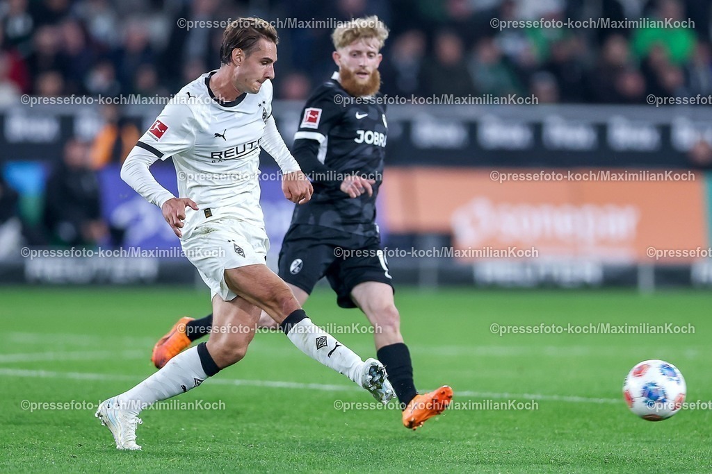 BMG05102501037 | 05.10.2025, Fußball, Borussia Mönchengladbach - SC Freiburg, 1. Fußball Bundesliga, Borussia-Park, Saison 2025 2026: Florian Neuhaus (Borussia Mönchengladbach #10) DFB regulations prohibit any use of photographs as image sequences and or quasi-video.