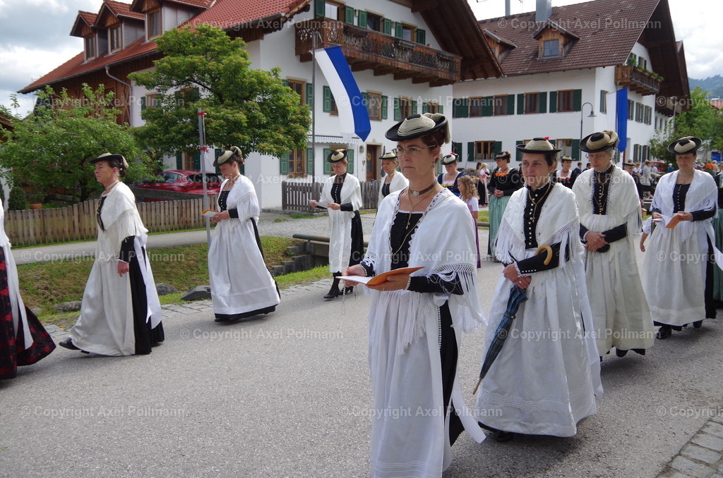 IMGP6639 | fotografiert von Axel PollmannLeonhardi Wallfahrt Benediktbeuern und Murnau, Fronleichnam, Fasching, Landschaft im Loisachtal und Benediktbeuern  - Realisiert mit Pictrs.com