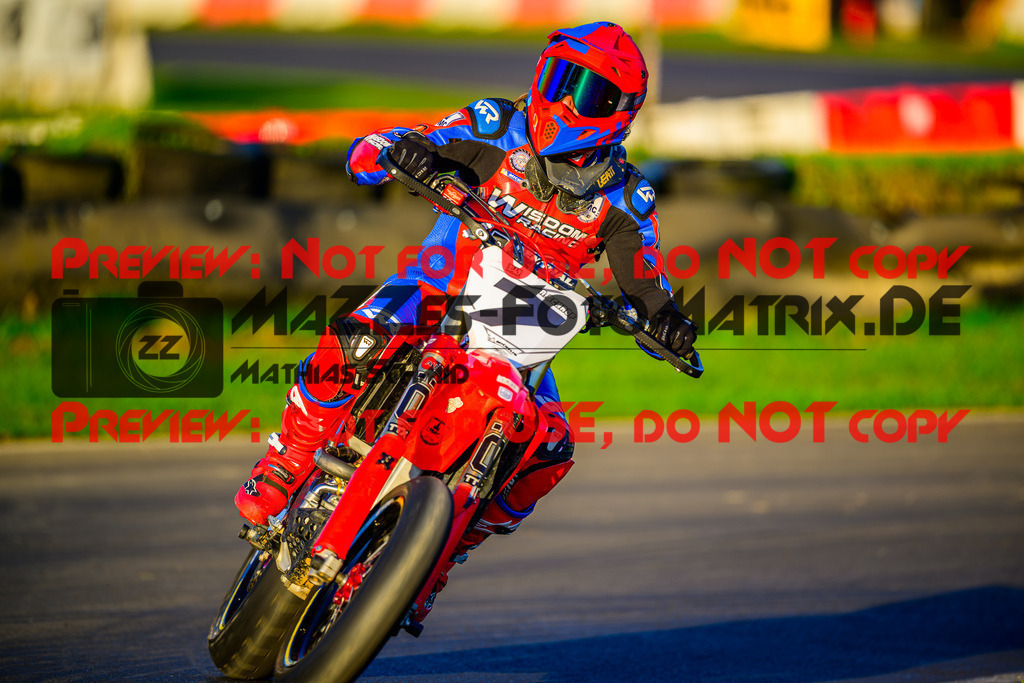 MaZZes_Fotomatrix_20251003_6007705_0556 | S4