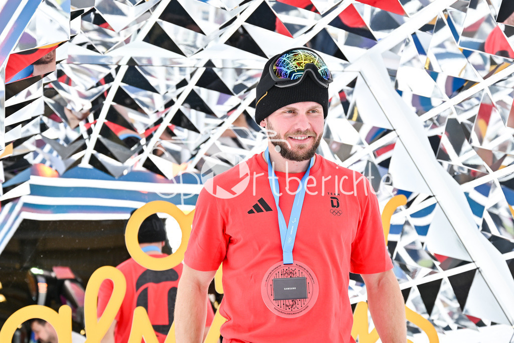 Einkleidung Team D Milano Cortina 2026 | Munich, GERMANY - 12. JANUARY: Parker TUOMIE Eishockeyspieler der Kölner Haie ) bei der Einkleidung des Teams D am 12.01.2026 in der MTC world of fashion in München