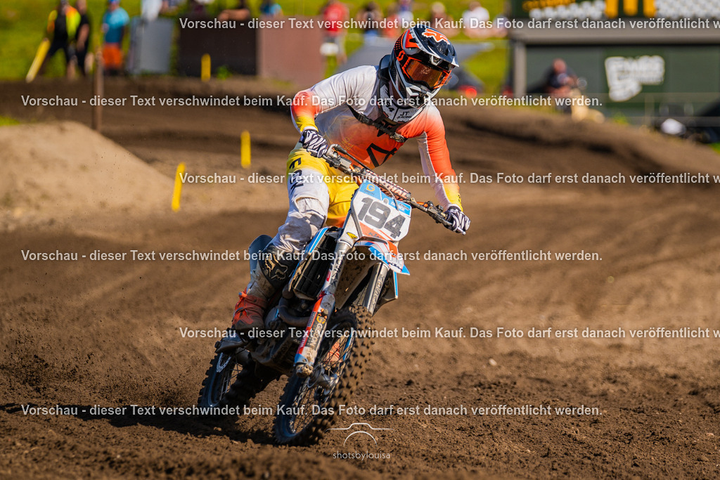09_21_LM_Schenkenhorst-9353 | Sportfotografin aus Berlin-Brandenburg mit Fokus auf Motocross. Ich halte deine sportliche Leistung und echte Emotionen auf und neben der Strecke professionell fest. Entdecke die Fotos von deinem Rennen und bestelle sie direkt hier im Shop.