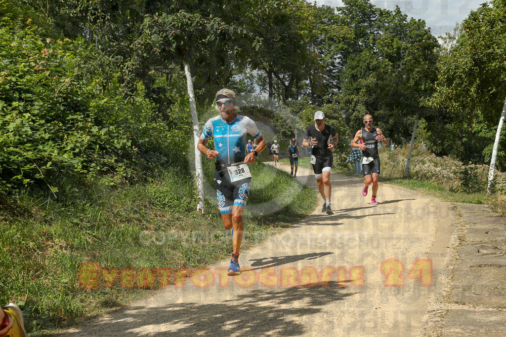 250824_1335_EX1_2900 | Sportfotografie im Rhein-Sieg Kreis, Köln, Bonn, NRW, Rheinland Pfalz, Hessen, etc. Unser Tätigkeitsfeld umfasst den Laufsport vom Volkslauf über den Marathon, Duathlon, Triathon bis zum Ultralauf wie Kölnpfad Ultra oder Schindertrail.