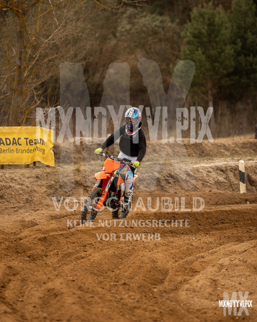 866A1135 | mxndyyvipix