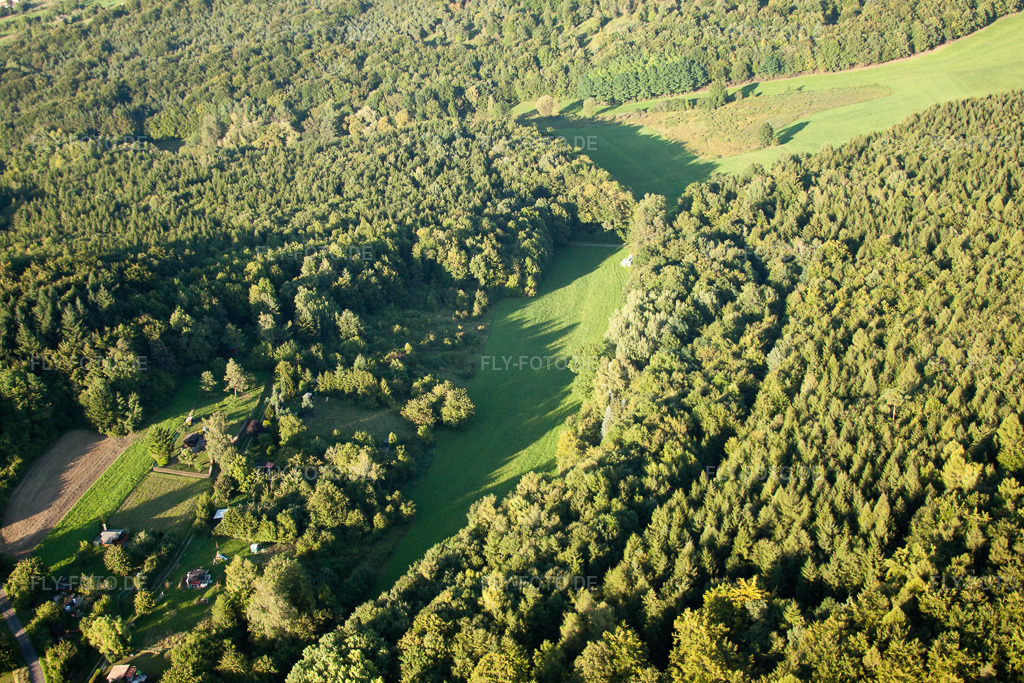 Luftbild: Naturschutzgebiet Kettelbachtal im Ortsteil Obernhausen in Birkenfeld im Bundesland Baden-Württemberg in Deutschland. Foto: IMG_32579.jpg vom 21.08.2010 durch Werner Riehm/FLY-FOTO.de