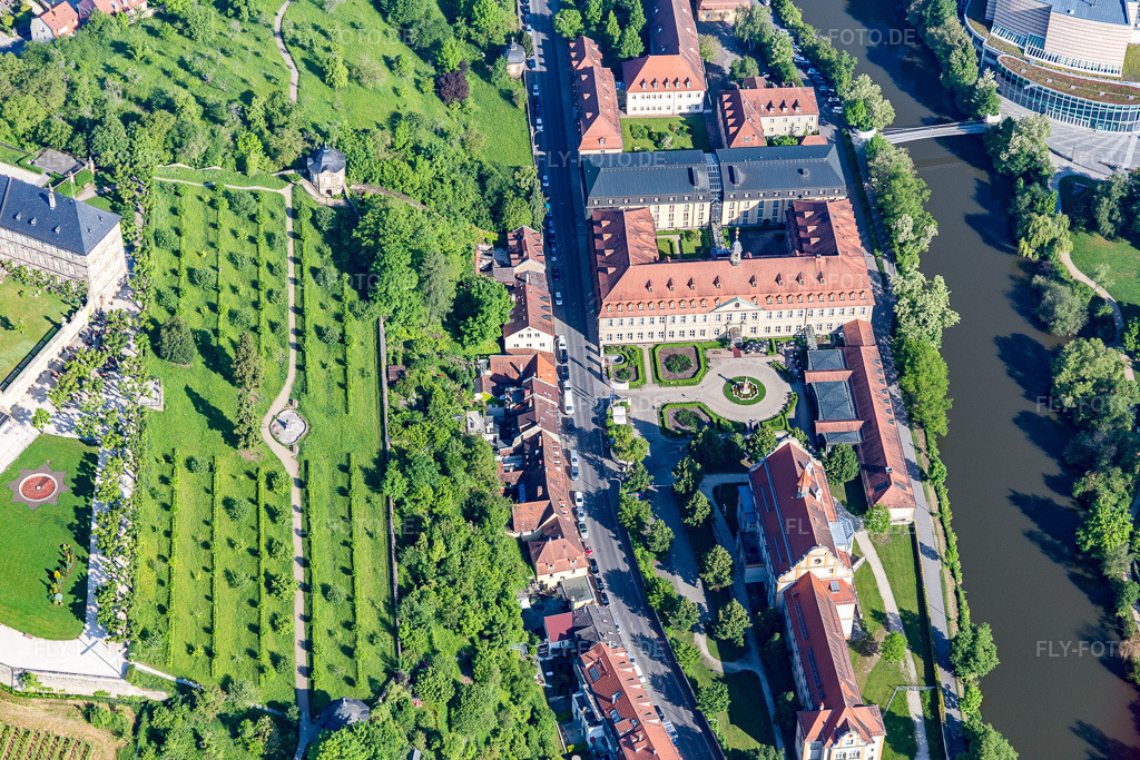 Luftbild: Michaelsberg Garten über dem Stadtarchiv in Bamberg im Bundesland Bayern in Deutschland. Foto: IMG_099821.jpg vom 25.05.2017 durch Werner Riehm/FLY-FOTO.de