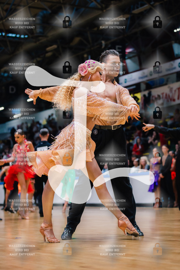 Hessen Tanzt WDSF Open Youth Latin 6th (16) Vakaris Bilcius _ Urte Pabrezaite (Lithuania)-2025-05-17-1574 | Webshop for digital downloads and prints of dance sport, event & show photographer Julian Link - Realisiert mit Pictrs.com