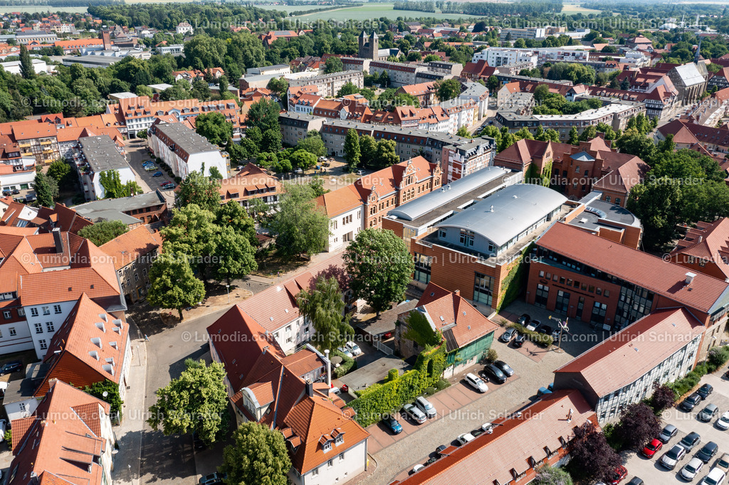 10049-51644 - Luftbild Halberstadt | Stockfoto und Bilderpool mit Bildmaterial aus Deutschland, dem Harz, Halberstadt, Quedlinburg, Wernigerode und weltweit. Qualitativ hochwertige und professionelle Fotos anschauen und kaufen. - Realisiert mit Pictrs.com