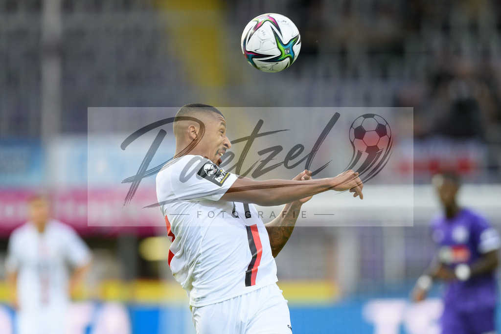 OSNVKO20210906_13 | Fussball, Herren: Florian Heister (FC Viktoria Koeln) in Aktion, am Ball, Einzelaktion beim Spiel der 3. Liga zwischen VfL Osnabrueck und FC Viktoria Koeln im Stadion an der Bremer Bruecke am 06.09.2021 in Osnabrueck, Deutschland.DFB / DFL REGULATIONS PROHIBIT ANY USE OF PHOTOGRAPHS AS IMAGE SEQUENCES AND/OR QUASI-VIDEO. - Realisiert mit Pictrs.com