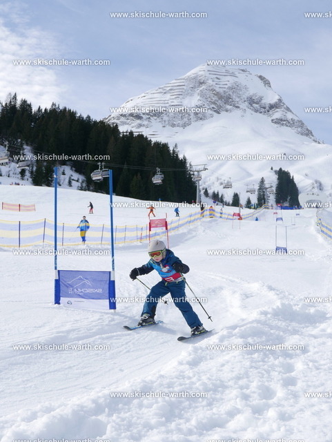 Lara (3) | Photos von der Skischule Warth - Realisiert mit Pictrs.com