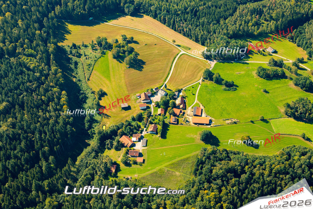 Das Luftbild zeigt : Eilberg Roding - Die Luftaufnahme wurde 2023 vom UL-Flugzeug aus erstellt ( keine Drohne ) - Hochauflösende Luftaufnahme - Für grossformatige Ausdrucke geeignet. Die Geschenkidee !Mit Lizenz und Bildrechte bestellbar