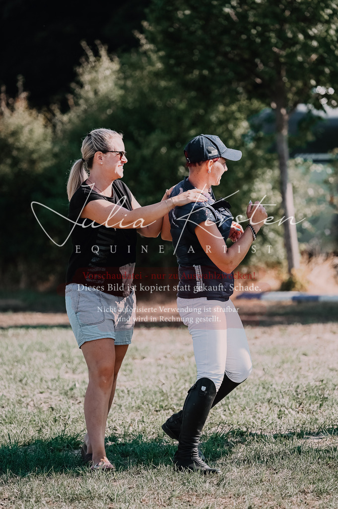 DSC_4979 | Pferde- und Turnierfotografie in Westsachsen. Pferdeportraits, Auftragszeichnungen und intuitive Kunst.