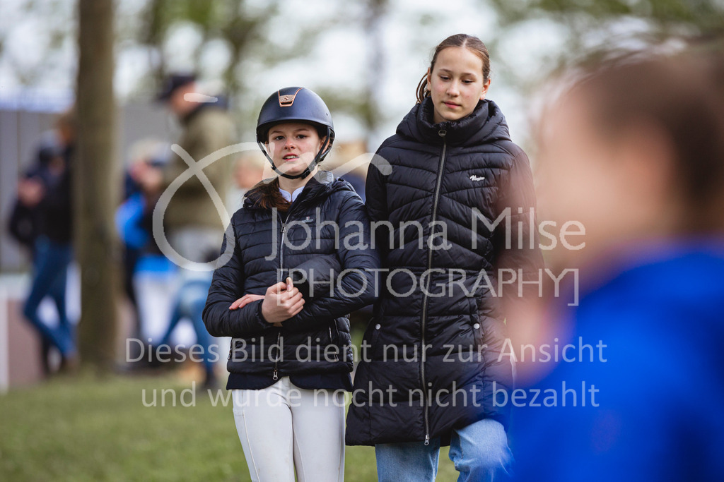 240426_Olfen-Vinnum_PonyTrophy-403 | Deine schönsten Turniermomente als professionelle Fotos! Entdecke hochwertige Pferdesport-Fotografie im Online-Shop. Jetzt Fotos finden & bestellen!