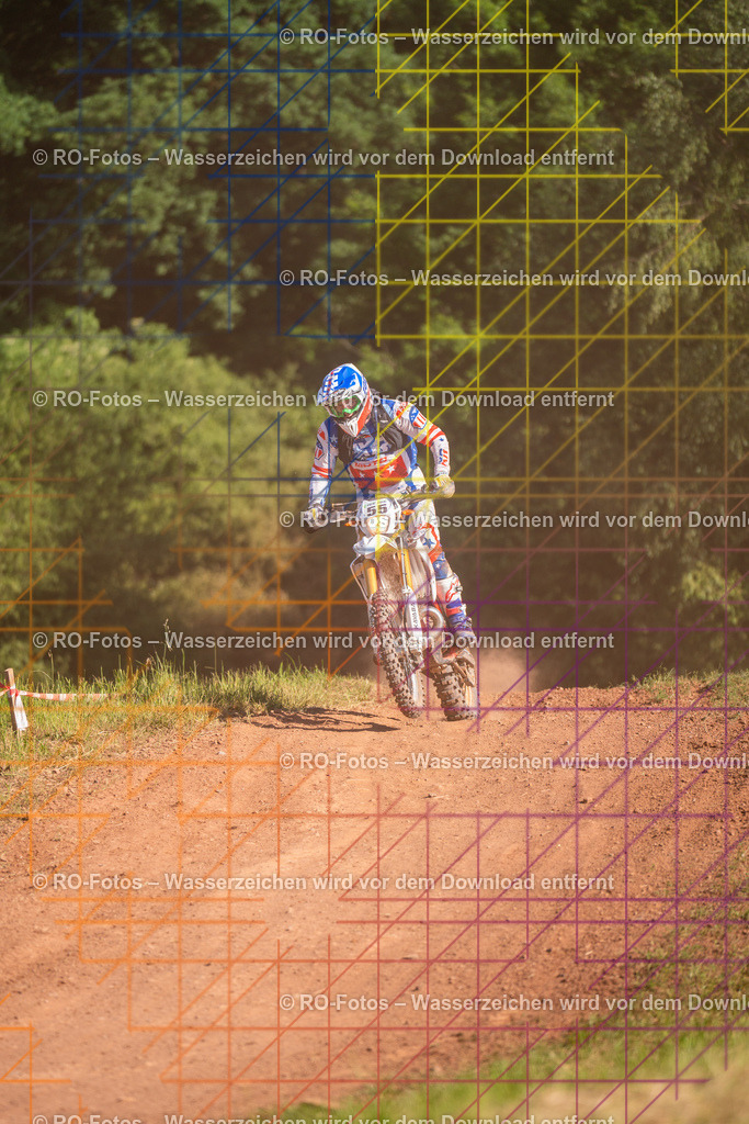 Wolfshausen 3 Lauf -1896 | Sportfotografie von RO-Fotos: Motorsport, Motocross, Enduro, Laufveranstaltungen und Triathlon. Professionelle Fotos von Sportlern und Events. - Realisiert mit Pictrs.com