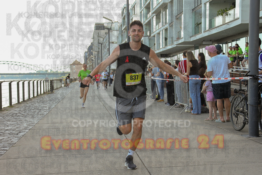 250920_1447_EX1_7558 | Sportfotografie im Rhein-Sieg Kreis, Köln, Bonn, NRW, Rheinland Pfalz, Hessen, etc. Unser Tätigkeitsfeld umfasst den Laufsport vom Volkslauf über den Marathon, Duathlon, Triathon bis zum Ultralauf wie Kölnpfad Ultra oder Schindertrail.