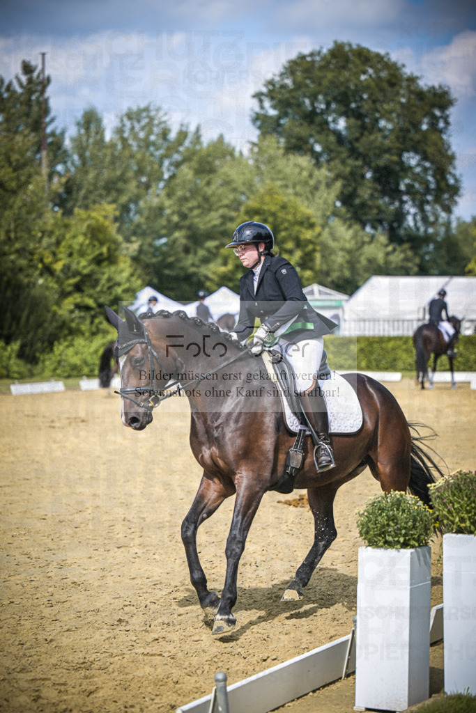 DOS_4478 | Entdecke hochwertige Reitturnierfotos von Foto Oger. Professionell, emotional und authentisch – jetzt Lieblingsmomente im Shop bestellen.Deutschlandweite Turnierfotografie. - Realisiert mit Pictrs.com