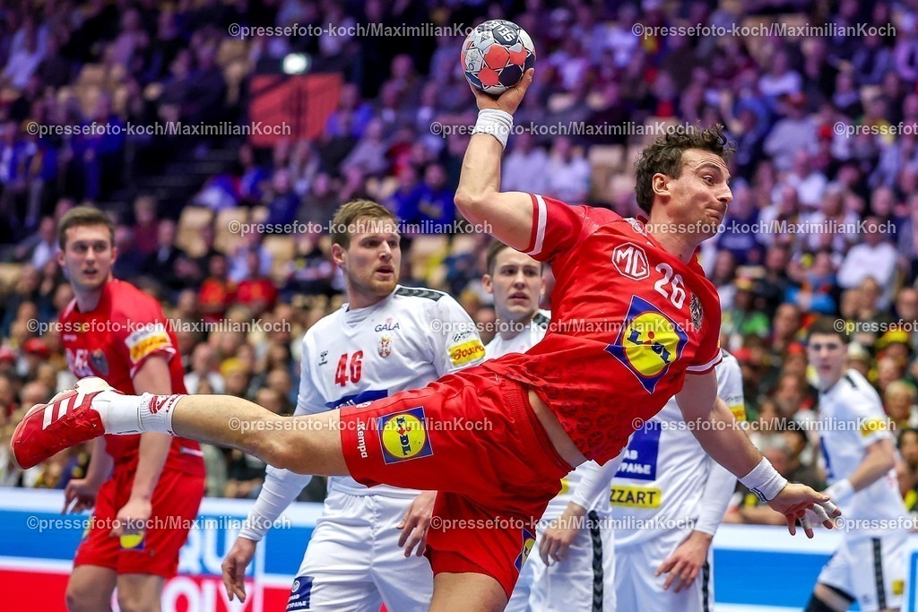 EHF19012601092 | 19.01.2026, Handball, Men's EHF EURO 2026, Österreich - Serbien, Jyske Bank Boxen in Herning, Dänemark, Preliminary Round:  Lukas Herburger (Austria #26) wirft auf das Tor 