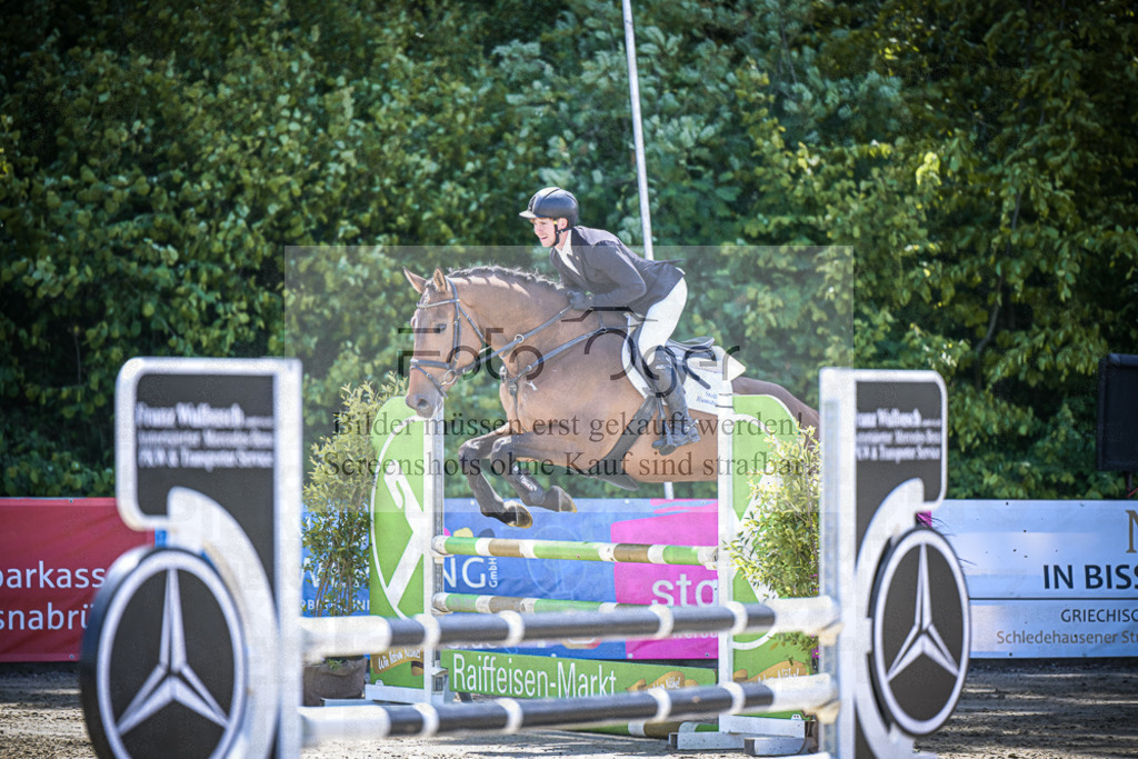 DOS_4243 | Entdecke hochwertige Reitturnierfotos von Foto Oger. Professionell, emotional und authentisch – jetzt Lieblingsmomente im Shop bestellen.Deutschlandweite Turnierfotografie. - Realisiert mit Pictrs.com