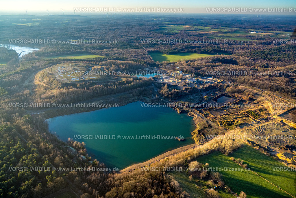 Bottrop230202134Kirchhellen | Luftbild, geplanter Badesee, Baustoff Lore Spickermann GmbH, NSG Kirchheller Heide, Halde Töttelberg, Kirchhellen-Nord-West, Bottrop, Ruhrgebiet, Nordrhein-Westfalen, Deutschland